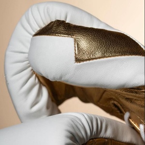 นวมชกมวยพรีเมียม คุณภาพสูง สำหรับผู้ใหญ่ หนังวัวแท้ ปิดแบบตีนตุ๊กแก เหมาะสำหรับมวยไทย MMA คิกบ็อกซิ่ง - Product Image 2