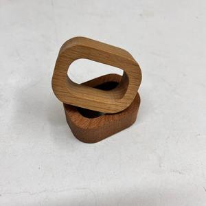 Anneaux de serviette Lotus en bois massif écologiques sur mesure avec un design moderne pour la décoration de fête - Product Image 2