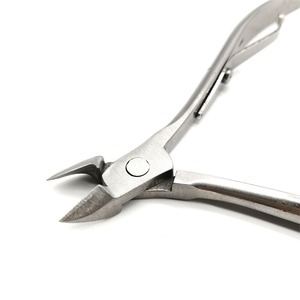 Vente en gros de coupe-ongles de haute qualité, ciseaux personnalisés, pinces à cuticules professionnelles pour les ongles en provenance du Pakistan - Product Image 5