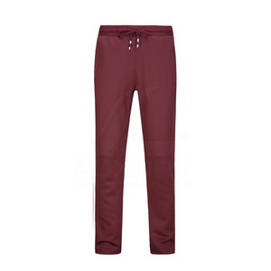 ชุดวอร์มผู้ชายแบบกำหนดเองสำหรับฤดูหนาว ผลิตจากวัสดุผ้าฝ้าย/โพลีเอสเตอร์น้ำหนักเบา เป็นมิตรกับสิ่งแวดล้อม พร้อมโลโก้สั่งทำ ผลิตในประเทศปากีสถาน - Product Image 3