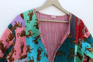 Chaqueta acolchada de algodón con estampado Kantha hecha a mano para mujer - Product Image 6