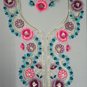 Patch de col de cou de luxe avec broderie détaillée et travail de paillettes sur un tissu en filet doux pour la mode de chemisier de robe saree kurti - Product Image 1