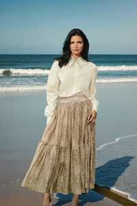 Falda de gasa para mujer elegante de talla XS hecha en Vietnam, estampado de tela de seda, cintura caída, servicios ODM para colección de otoño - Product Image 4