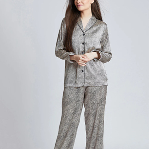 Conjunto de pijama de camiseta gris liso | Conjunto de salón tejido de algodón 100% | Ropa de dormir de media manga suave y transpirable con camiseta y pantalones con cuello redondo - Product Image 6