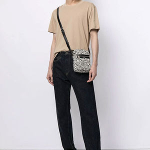 100% algodón, camiseta para hombre, ajuste holgado, camiseta personalizada impresa Camiseta de gran tamaño para hombre Camiseta de cuello simulado extendido de alta calidad - Product Image 4