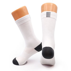 Nuevo diseño de moda de alta calidad deporte hombres corriendo tubo antideslizante trampolín calcetines personalizados fútbol deportes calcetines de agarre - Product Image 1