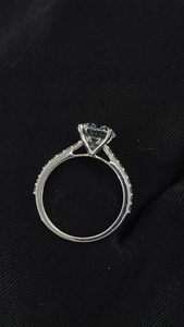 Bagues de fiançailles et de mariage en or 14 carats à la mode 1CT Round Solitaire avec certificat IGI Lab-Grown Diamond - Product Image 2