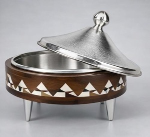 Olla de Acero Inoxidable de Lujo con Aislamiento, Olla Caliente Premium para Mantener la Comida Caliente, Tapa de Acero Inoxidable Martillado con Acabado de Madera, Apta para Todas las Estufas - Product Image 3