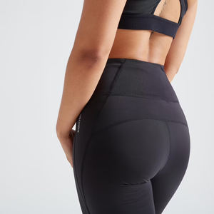 Leggings de yoga décontractés pour femmes, taille mi-haute, en tissu respirant coton/bambou, longueur genou, vente en gros du Pakistan - Product Image 3