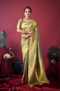 Sari traditionnel de luxe pour femmes en or avec tissage zari, vêtements de fête pour mariage indien - Product Image 4