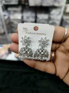 Pendientes de Araña Jhumka con Diamantes Americanos, Chapados en Oro, Estilo Étnico, para Niñas, para Bodas y Otras Ocasiones, con Material Principal de Aleación de Circonio - Product Image 3