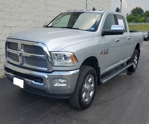 Offre Spéciale : Dodge Ram 3500 Laramie Crew Cab 4x4 d'occasion - Prêt à être expédié - Product Image 1