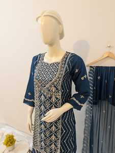 Vêtements indiens pakistanais en mousseline de soie entièrement lourde brodée Anarkali Daman manches brodées coupe bordure 50 pouces Ghera dentelle - Product Image 2