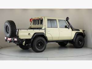 Pick-up V8 Double Cabine 2023, toutes options, d'occasion en excellent état, livraison rapide, conduite à gauche ou à droite, en vente - Product Image 4