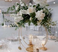 Pièce maîtresse de mariage en fer à arrangement floral exquis de vente chaude pour un décor de banquet de réception élégant et luxueux