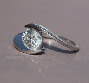 Anillo de piedras preciosas de corte redondo Moissanite original Anillo de Plata de Ley 925 Anillo de moda Chapado en plata religiosa para regalo de boda. - Product Image 2