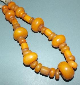 Collar de Cuentas de Resina de Alta Calidad, Joyería de Moda para Fiestas o Bodas, Disponible para la Venta - Product Image 1