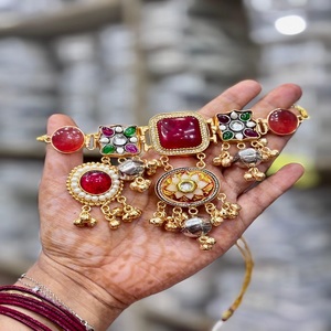 Conjunto de Pendientes y Gargantilla Premium Fusion Monalisa Stones, Gargantilla Real de Alta Calidad con Pulido Dorado para Festivales de Mujeres, Hecha de Latón - Product Image 1