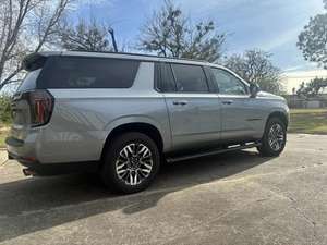 Chevrolet Suburban 4WD z71 SUV Usada, Año 2025, Gasolina/Gasóleo, Euro VI, 6 Asientos, 4x4, Automática, Asientos de Cuero, Volante a la Izquierda, Aleación de Aluminio - Product Image 5