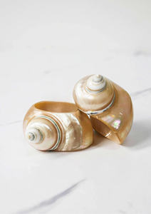 Anneau de serviette en coquillage à finition nacrée de luxe, style côtier unique, idéal pour les dîners raffinés et les occasions spéciales - Product Image 3