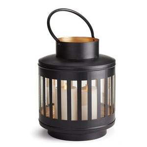 Lanterne à bougie en fer avec un fini rustique patiné parfait pour la décoration de la maison de style ferme et l'ambiance aux chandelles - Product Image 1