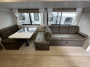 Camping-car d'occasion 2026 Foorest River Wilderness 31KQBTS - Product Image 3