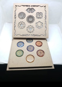 Vente en gros Ensemble Reiki de forme ronde à 7 chakras Ensemble de pièces de pierres précieuses naturelles Ensemble de pierres précieuses Reiki naturelles Ensemble rond à 7 chakras par Rais Agate - Product Image 5
