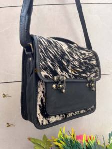 Sac à main léger en cuir de vache élégant pour femmes lettre gland décoration cheveux sur fourrure sac à main multi-usages - Product Image 2