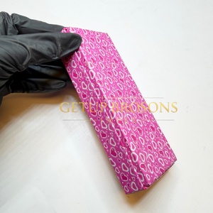 Caja Rígida Reciclable Personalizada con Doble Ranura, Cierre Magnético, Impresión de Corazón Rosa, Espuma Interior Protectora, Pinzas, Laminación Mate, Impresión Offset - Product Image 3