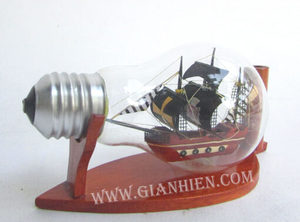 Bateau léger nautique fabriqué à la main modèle en bois couleurs réalistes technique peinte artisanat en bois naturel - Product Image 2