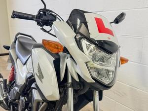 Motocyclettes sportives Honda CB125F d'occasion à vendre - Product Image 6