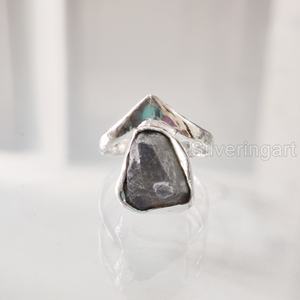 Bague pour femme en pierre brute, labradorite naturelle, avec couronne en V, en argent sterling 925, pour Noël et anniversaire - Product Image 3
