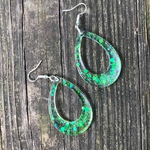 Pendientes de aro de resina Premium Trendy & Safe para pieles sensibles Diseño duradero para mujeres Use Party Weddings - Product Image 4