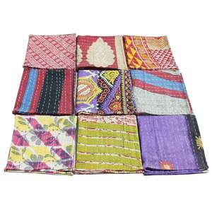 Ensemble de 20 serviettes de table rectangulaires en tissu sari 100 % coton à motifs floraux indiens, avec broderie Kantha assortie, pour la maison et la cuisine - Product Image 1
