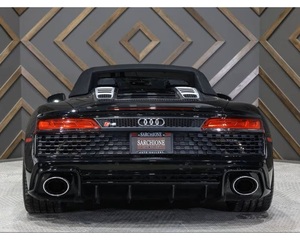 (W&T) PROMOCIÓN Venta de Auto Usado Audi R8 Performance Spyder 2023 Convertible de 2 Puertas (5.2L 10 cilindros 7AM) Negro - Product Image 4