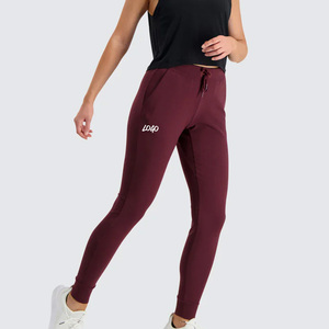 Pantalones deportivos de secado rápido elásticos ligeros para correr de entrenamiento de mujer al por mayor personalizados OEM - Product Image 5