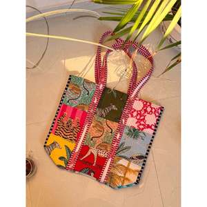 Sac fourre-tout d'été indien fait main, grand format, en cuir reconstitué multi-éclats, léger et résistant à l'eau pour usage quotidien, ouvert - Product Image 5