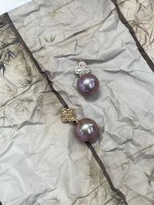 Boucles d'oreilles en perles de Tahiti violettes, perles cultivées rondes AAA, plaquées or, alliage de zinc, design floral, bijoux classiques pour femmes - Product Image 2