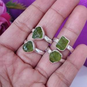 Péridot brut août bague de naissance en argent sterling fait à la main 925 bijoux | Bague brute en cristal de péridot naturel en gros - Product Image 4