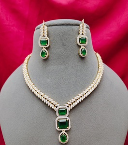 Ensemble de collier plaqué or et argent de créateur AD Stone de superbe qualité avec boucles d'oreilles Collection de vêtements de fête pour femmes et filles - Product Image 2