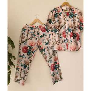 Conjunto de 2 Piezas Botanic Bae Rosa, Crepé Transpirable, Talla XS, Estilo Casual y Sexy para Club, Top sin Mangas y Falda Corta para Primavera/Verano - Product Image 5