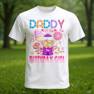 Maglietta di Compleanno Candyland per Papà, Design Personalizzabile, Regalo Promozionale per la Giornata Speciale - Product Image 2