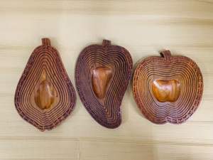 จานเสิร์ฟพร้อมลวดลายธรรมชาติดีไซน์หรูหราทำด้วยมือทำจากไม้อะคาเซียหรูหราสำหรับตกแต่งบ้านจากอินเดีย - Product Image 4