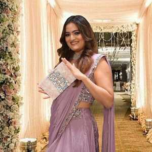 Bolso de Mano y Cartera de Resina de Alta Calidad y Diseño Único para Bodas y Aniversarios de Fáiza Craft - Product Image 3