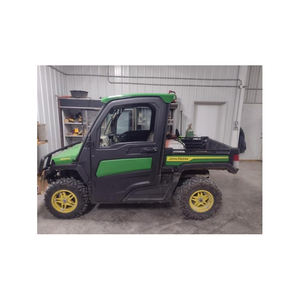 John Deer Gator XUV 835R conception fiable et durable machine compacte et solide pour l'agriculture et l'aménagement paysager - Product Image 2