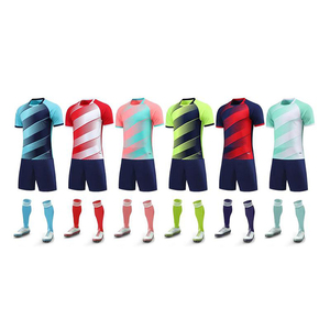 เสื้อฟุตบอลระบายอากาศสำหรับผู้ใหญ่ชุดฝึกฟุตบอลแบบเต็มตัวมีหมายเลขโลโก้ตามสั่ง - Product Image 2