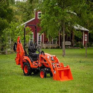 Tractor de ruedas Kubota La340 con cargador frontal y retroexcavadora, color naranja - Product Image 1