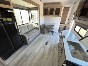 Nouveau K-e-y-s-t-o-n-e C-o-l-e-m-a-n L-e-g-a-c-y 3000LOFT 2026 prêt à la vente - Product Image 5