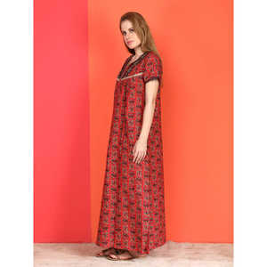 Robe de nuit longue Evolve pour femme en coton imprimé, manches courtes, avec poche latérale, taille unique, en tissu doux tissé - Product Image 1