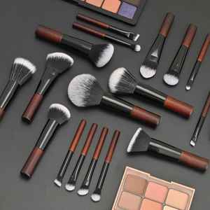 Pinceaux de maquillage en bois synthétique végétalien personnalisés de 17 pièces marque privée professionnelle pour l'utilisation de crayons à cils et à sourcils à faible quantité minimale de commande - Product Image 6